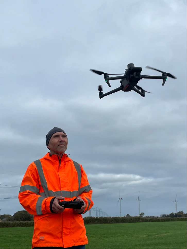 Drohnenbefliegung zur präzisen Erfassung des Projektgebiets. @ TRIGIS - GeoServices – A SOCOTEC COMPANY 